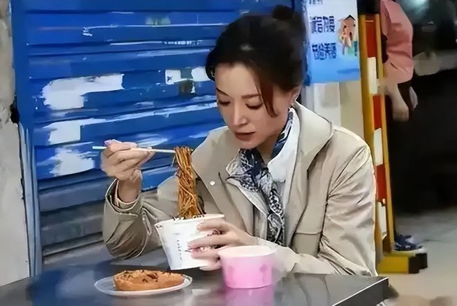 岁董卿近况曝光意外暴露圈内人的“精明”不朽情缘手机网站拔出萝卜带出泥！52(图3)