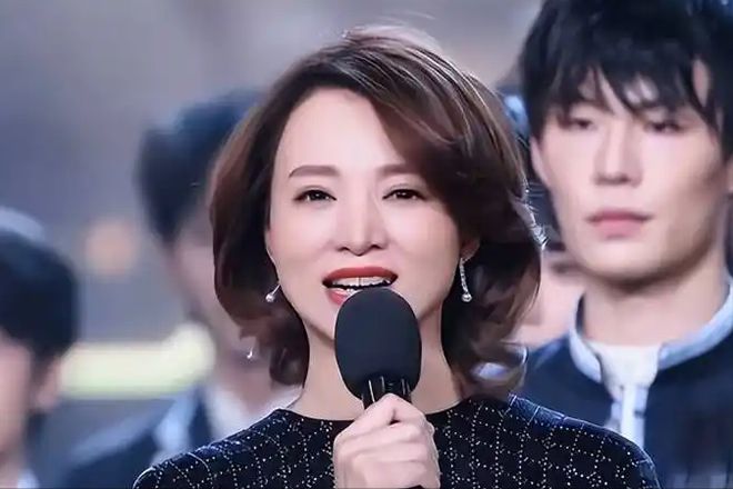 岁董卿近况曝光意外暴露圈内人的“精明”不朽情缘手机网站拔出萝卜带出泥！52(图20)